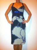 Vestido estampado com alça em paetê